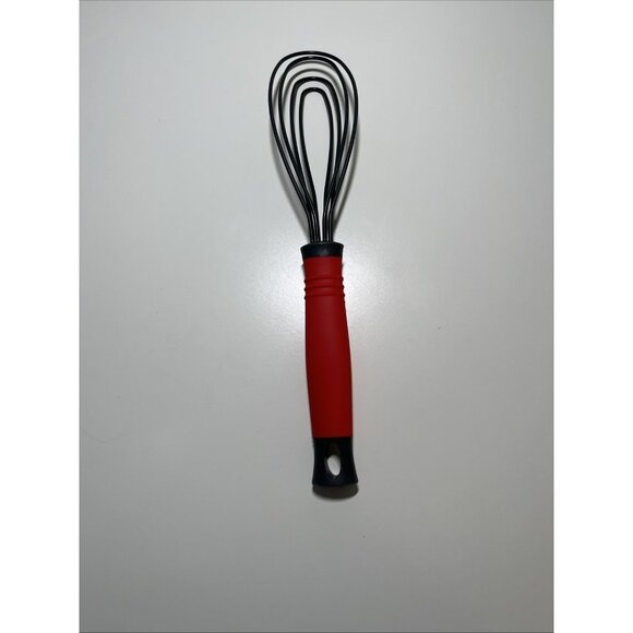 Le Creuset Silicone Balloon Whisk Heat Resistant Ergonomic Handle Black & Red - Picture 4 of 6
